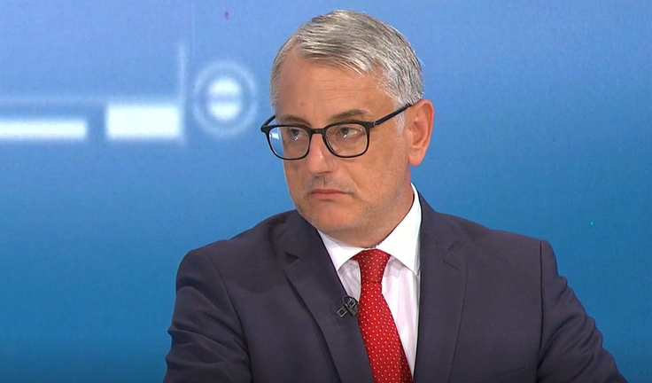 Minister Han je spomnil, da je Slovenija tretja najbolj gozdnata država v Evropi, in dejal: "Nimamo ne nafte in ne plina, imamo pa gozd, ki ga moramo na pameten, sistematičen način izkoristiti." | Foto: RTV SLO/Zajem zaslona