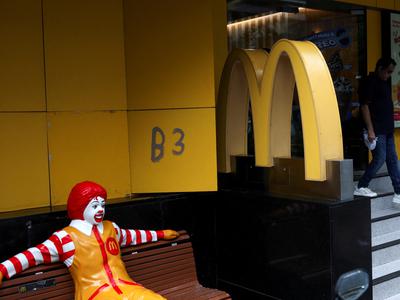 V McDonald'su v središču Lozane našli mrtvo dekle