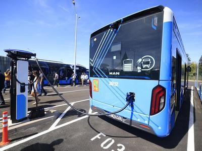 Zagrebški električni preobrat: na ceste zapeljalo 62 novih avtobusov #foto