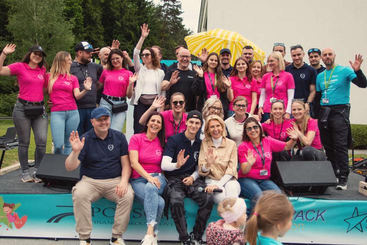 Ekipa podjetja Skaza, ki je poskrbela za najbolj srčen tek letošnjega leta. | Foto: Plastika Skaza