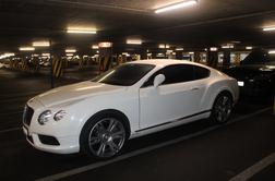 Ukraden bentley za 25-letnico. Prestregli so ga v koprskem pristanišču.