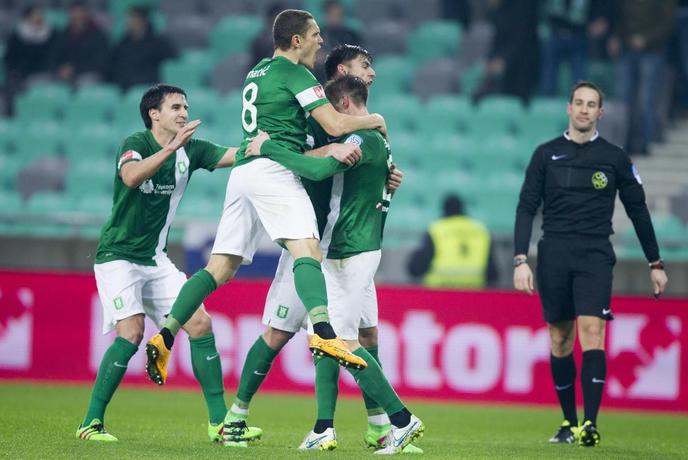 Marko Nikolić na klopi Olimpije začel z zmago (video)