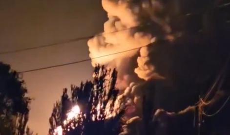 V ruski tovarni eksploziva odjeknila močna eksplozija #video
