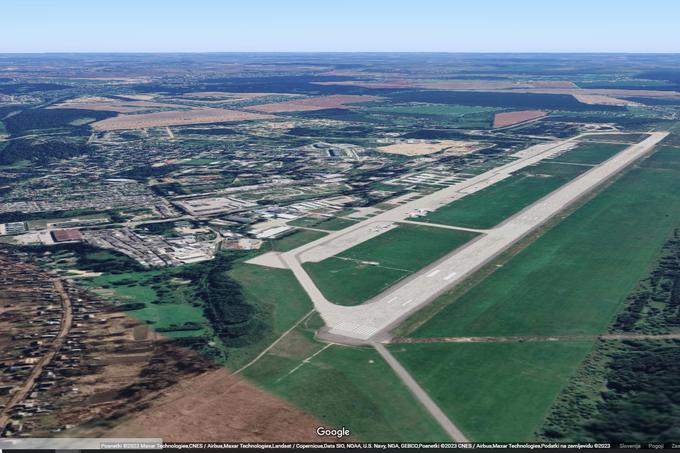 Belorusija  Rusiji letališče Mačulišči "posoja" tako za izvidniške kot ofenzivne naloge, pri katerih je tarča Ukrajina.  | Foto: Google maps