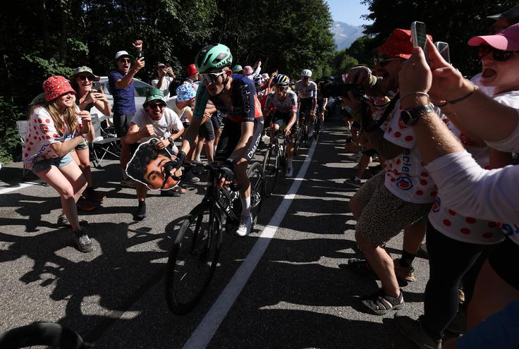 Paul Seixas ostaja v boju za stopničke. | Foto: Reuters