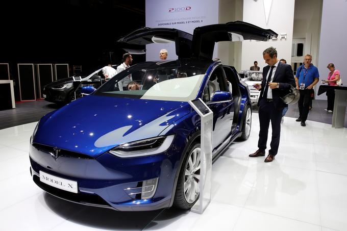 Mož v kavbojkah, Elon Musk je s svojim električnim udarom poimenovanim Tesla Motors zbudil evropske dizelske menedžerje. Rezultat? Milijarde se bodo obračale na poti do popolne elektrifikacije evropskih cest. | Foto: Reuters