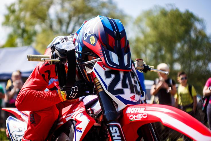 Tim Gajser se je poškodoval že pred odhodom v Latvijo. | Foto: Grega Valančič/Sportida