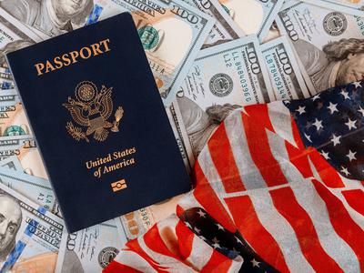 Vrhovno sodišče ZDA vladi dovolilo oznako le dveh spolov v potnih listih