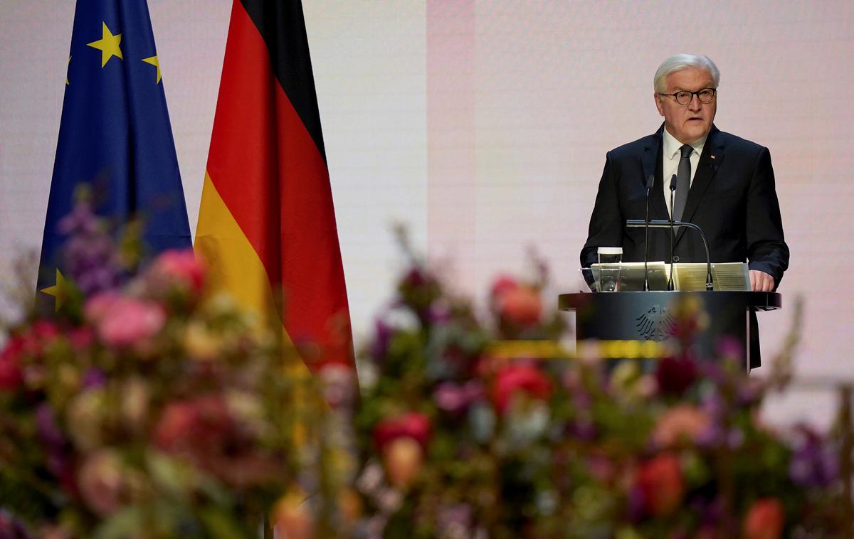Frank-Walter Steinmeier | "Vsi, tudi politika, smo se morali učiti, smo napredovali. Kjer so bile napake ali zamude, moramo popraviti. A ne danes," je izpostavil nemški predsednik Frank-Walter Steinmeier. | Foto Reuters