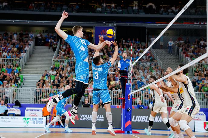 slovenska odbojkarska reprezentanca, Slovenija : Italija, Stožice | Slovence četrtfinale čaka 31. julija. | Foto Aleš Fevžer