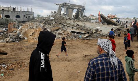 Izrael tudi po odločitvi ICJ nadaljuje napade na Rafo