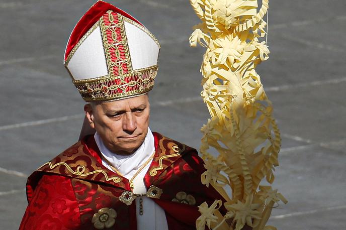Papež Leon XIV. | Papež je sicer na Trgu svetega Petra vodil procesijo kardinalov, škofov in duhovnikov. | Foto Reuters