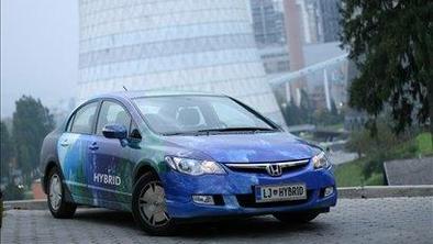 S hondo civic hybrid do slovenskih elektrarn