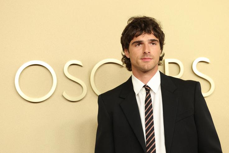 Jacob Elordi na letošnjih Oskarjih z vlogo v Frankensteinu kandidira za oskarja za najboljšega stranskega igralca. | Foto: Reuters