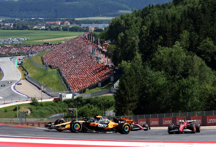 Ferrarija sta bila blizu McLarnu samo v uvodnih krogih. | Foto: Reuters