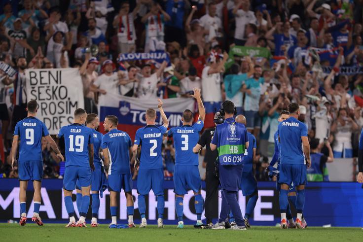 Slovenija je spravila na noge vso državo. To je največji nogometni uspeh v zgodovini državne samostojnosti.  | Foto: Guliverimage