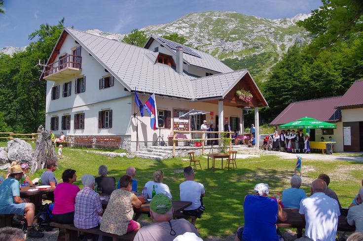 Koča na planini Razor | Foto: Arhiv Planinskega društva Tolmin
