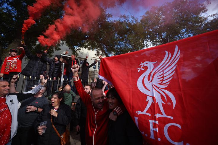 Navijači Liverpoola pred tekmo. | Foto: Reuters