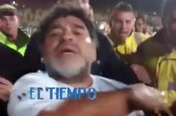 Podivjani Diego Maradona je udaril navijača