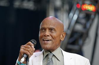 Umrl ameriški pevec in igralec Harry Belafonte