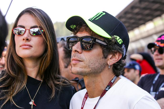 Valentino Rossi in Francesca Sofia Novello | Francesca in Valentino sta se spoznala leta 2018 na eni od dirk, leta 2022 pa sta se razveselila rojstva hčerke Giuliette. | Foto Guliverimage