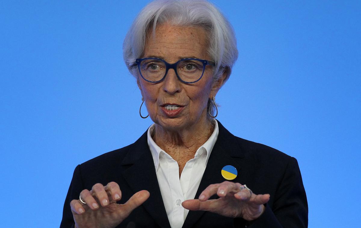 Christine Lagarde | "Pričakujem, da se bodo neto nakupi v okviru programa nakupov obveznic končali v začetku tretjega četrtletja," je zapisala predsednica ECB.  | Foto Reuters