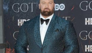 Islandski Thor spet podrl svetovni rekord v deadliftu, dvignil je 510 kilogramov