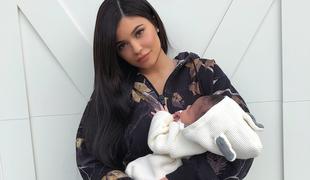 Kylie Jenner končno pokazala hčerko Stormi