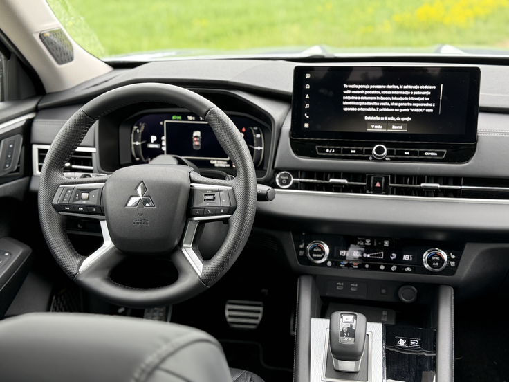 Mitsubishi outlander | Foto: Gregor Pavšič