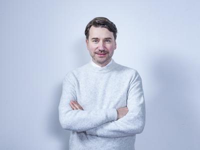 Saša Tabaković: Obupal sem nad politiko in se vrnil v umetnost #Spotkast