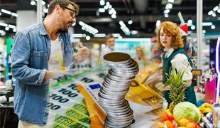 Rekordno zapravljanje Slovencev: poraba eksplodirala