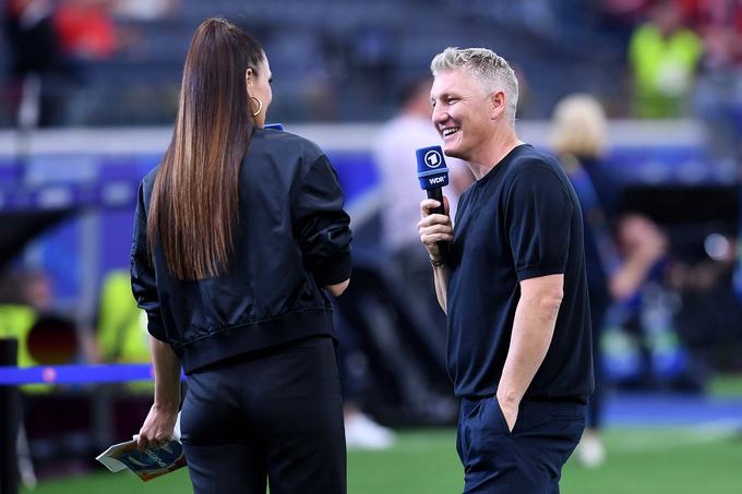 Ker s Schweinsteigerjem sodelujeta pri vodenju nogometnih oddaj oziroma pri televizijskih prenosov nogometnih tekem, ji predvsem srbski mediji očitajo, da je Schweinsteiger z njo prevaral svojo ženo. | Foto: Guliverimage