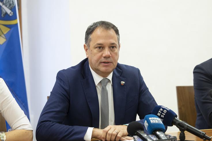 "Veliko pobud je prišlo prav iz sodstva in policije. Seveda so še možnosti izboljšave, tega nikoli nismo zanikali," je navedel Arčon. | Foto: STA