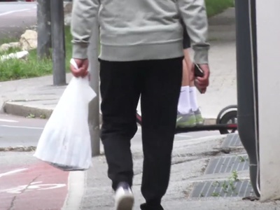 Ustavno sodišče začasno zadržalo rubeže denarnih socialnih pomoči