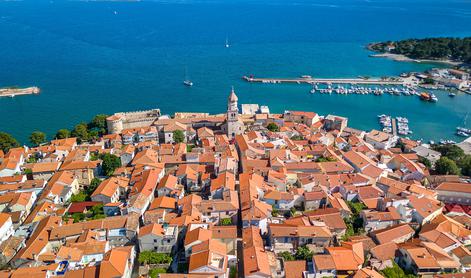 Turistka razkrila, koliko je zapravila na Krku. Zgroženi komentatorji: "Za to ceno greš lahko za 14 dni v Mehiko."