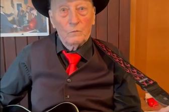 Očeta Vlada Kreslina letos ni bilo na njegovih koncertih, njegov sin ganil z objavo posnetka