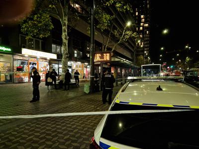 V Ljubljani napad z ostrim predmetom, na kraju policisti in reševalci #foto