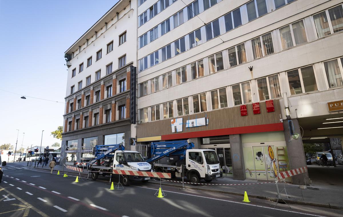 KFC na Miklošičevi ulici v Ljubljani. | Foto Bojan Puhek