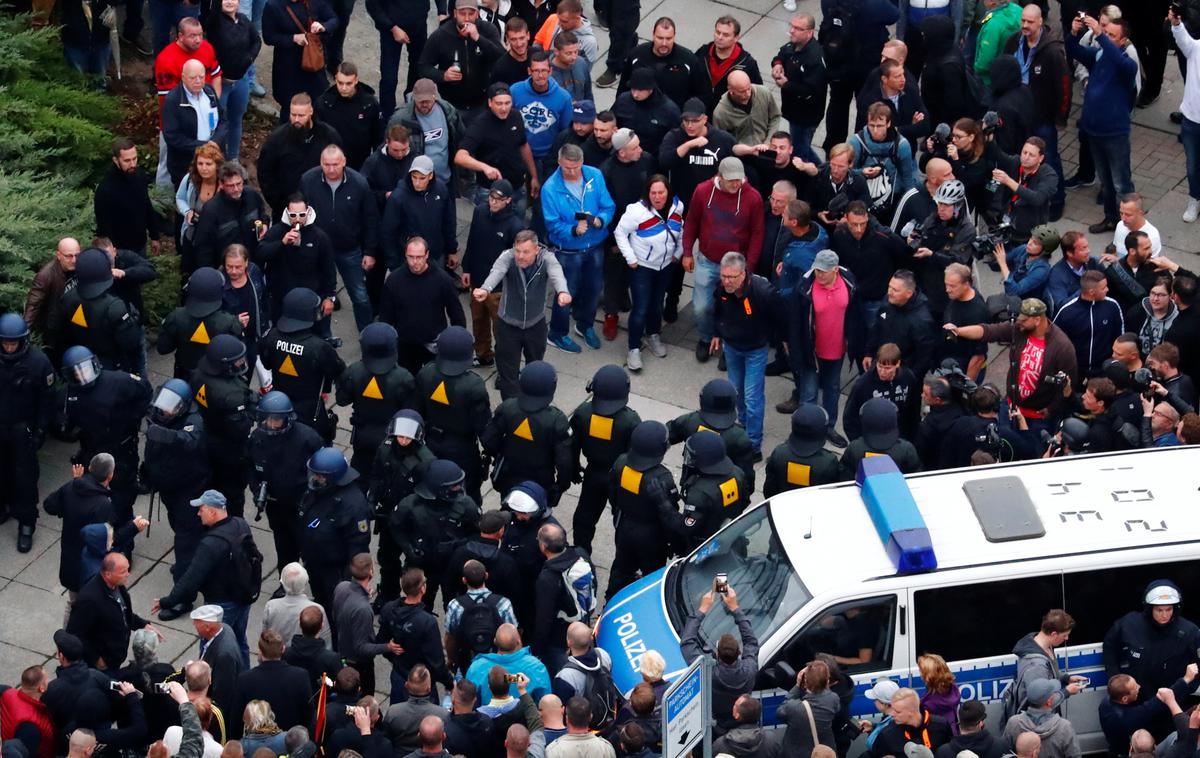 Protesti v Chemnitzu | Za varnost na sobotnih demonstracijah v Chemnitzu je skrbelo kar 1.800 policistov. | Foto Reuters