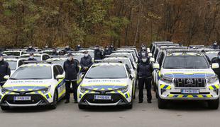 Za slovenske policiste tudi danes novi avtomobili #foto