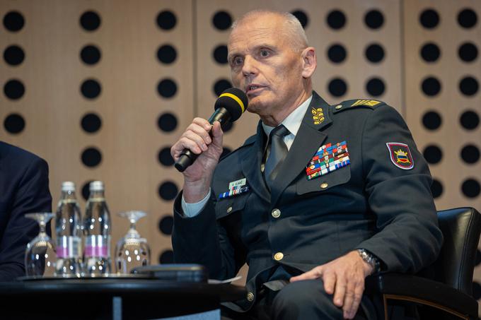 Načelnik Generalštaba Slovenske vojske generalpodpolkovnik Robert Glavaš. | Foto: STA