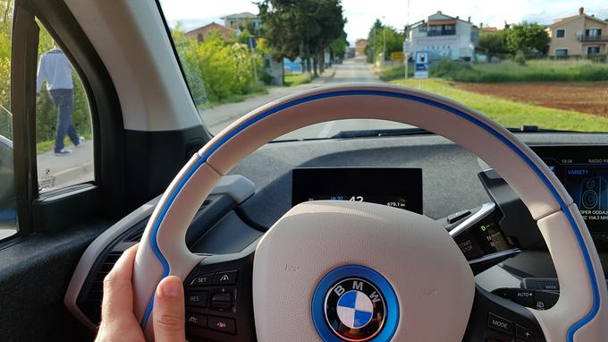 Eden bolj priljubljenih električnih avtomobilov v Sloveniji je BMW i3. | Foto: Gregor Pavšič