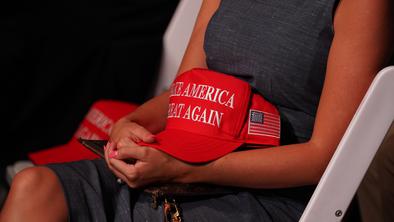 Trumpov Maga kult: Starši so začeli žrtvovati lastne otroke