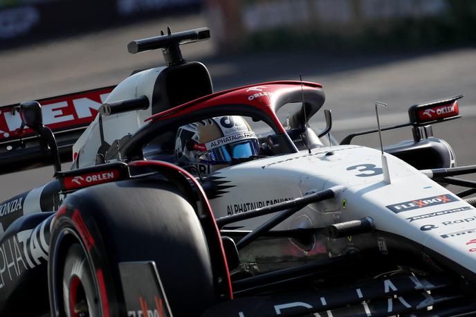 VN Mehike Daniel Ricciardo Alpha Tauri | Avstralec Daniel Ricciardo se je s prvimi šestimi točkami letos v skupnem seštevku z 22. zavihtel na 17. mesto. Japonski dirkač Juki Cunoda v drugem dirkalniku Alpha Taurija jih je zbral samo osem. | Foto Reuters