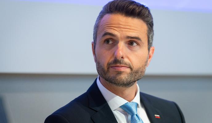 Tonin: Prihodnost je jedrska
