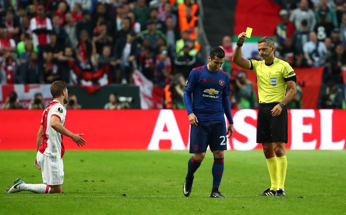 Kaznoval je tudi zvezdnika Manchester Uniteda Henrikha Mkhitaryjana, ki je pozneje dosegel gol za 2:0. | Foto: Reuters