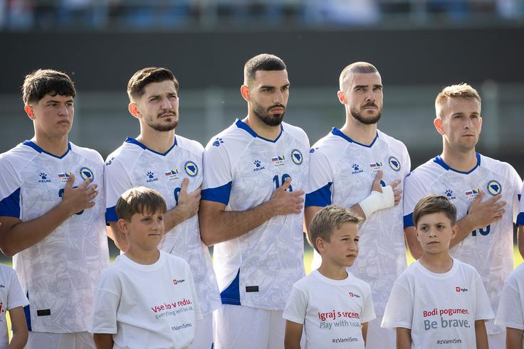 V dresu BiH (skrajno levo) je nastopil tudi lani na prijateljski tekmi v Celju. | Foto: Jure Banfi