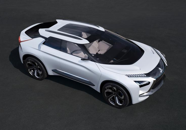 Mitsubishi je razkril študijo štirikolesno gnanega športnega terenca, ki ima le električni pogon. Poganjajo ga trije motorji (en spredaj, dva zadaj). Študija napoveduje Mitsubishijevo tehnološko prihodnost pod lastništvom Renault-Nissana. | Foto: Proizvajalec