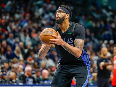 Anthony Davis na bolniško, vrača se Giannis Antetokounmpo