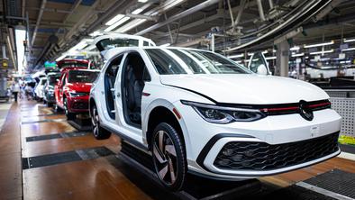 VW ustavlja proizvodnjo golfa: kriza s čipi ohromila nemškega velikana